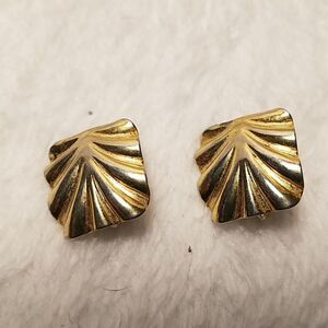Vintage Gold Clip On Earrings